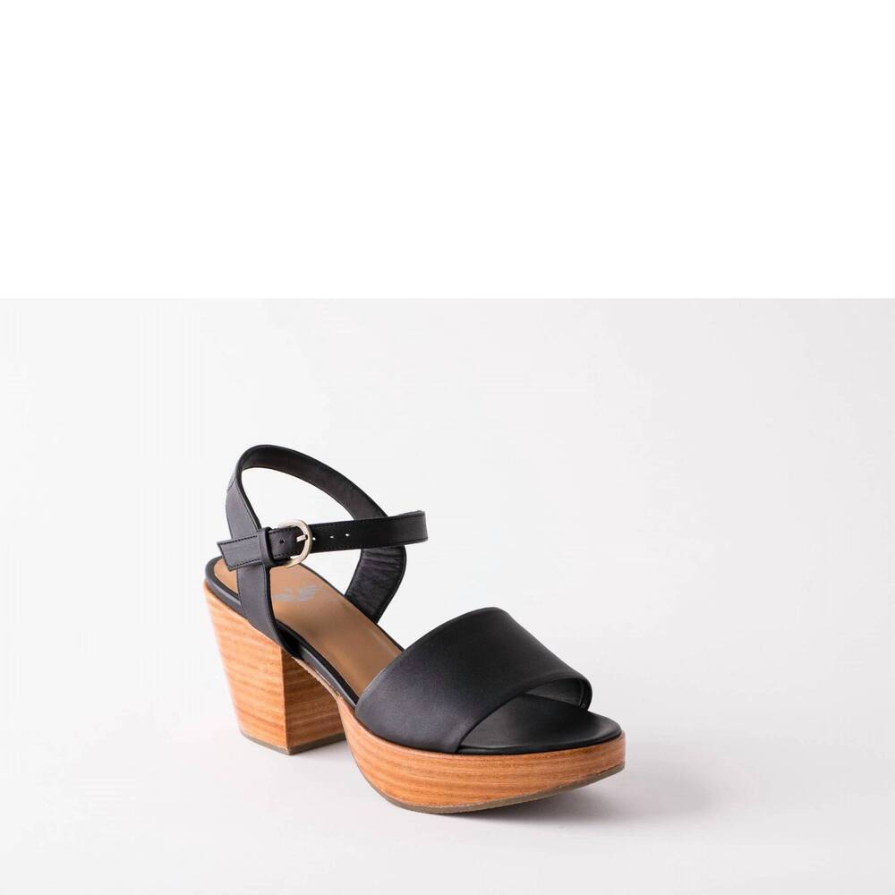 NEW FORTRESS OF INCA women's hannah clogs in black